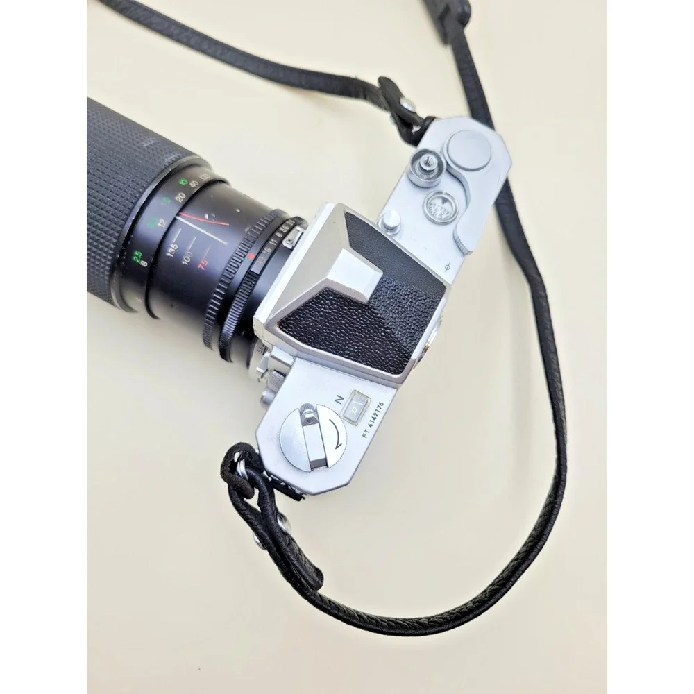 Nikon Nikomat FTN 35mm SLR Film Camera Silver Vivitar 75-205mm Macro Zoom Lens